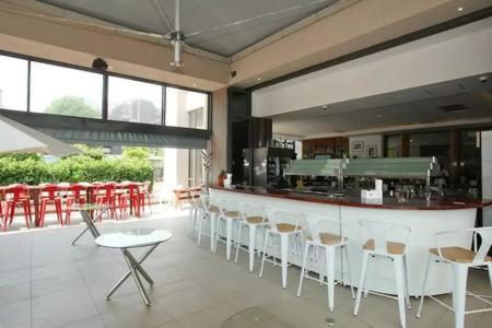 Sandton Skye Apartment Johannesburg Esterno foto