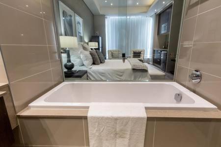Sandton Skye Apartment Johannesburg Esterno foto